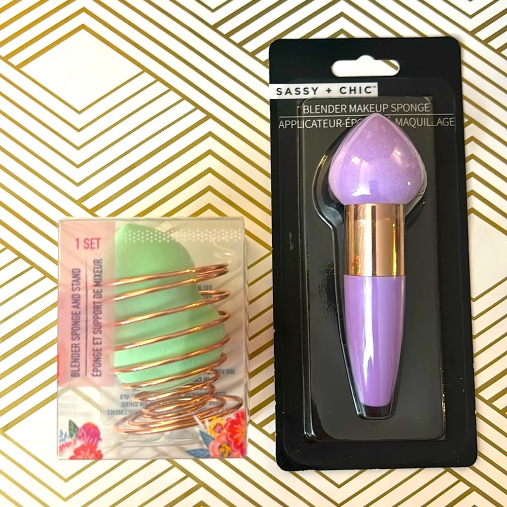 Makeup Sponge with wired holder & Makeup Sponge with handle bundle.